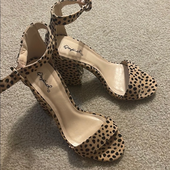 Heels - Picture 3 of 3